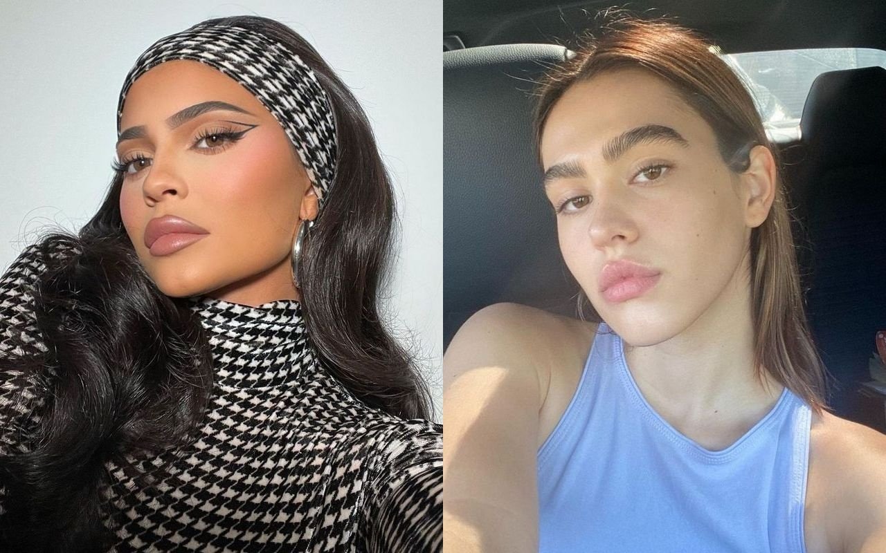 Kylie Jenner as well as Amelia Hamlin Praying for Make-up Artist After