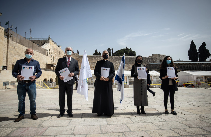Interfaith petition solution at Western Wall for end of coronavirus